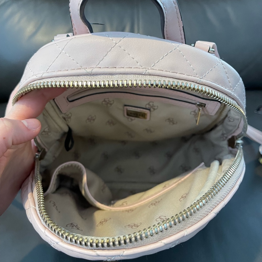 GUESS small backpack - Picture 2 of 5